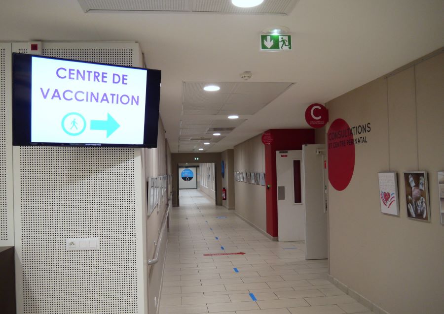 2021-01-13-Tarare-centre-de vaccination-02-900x600