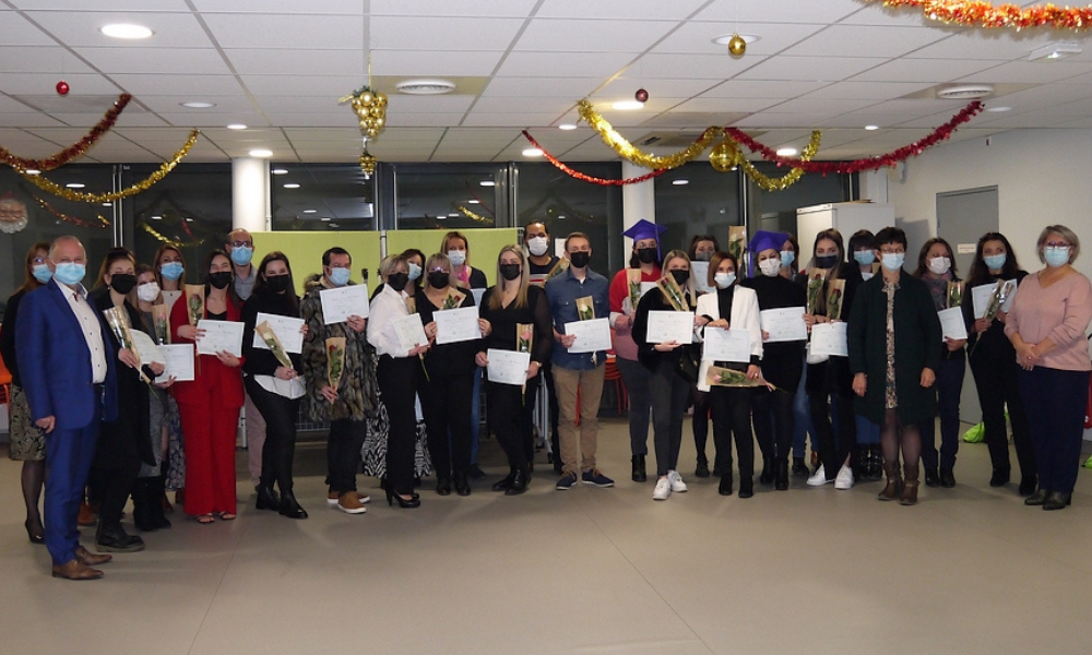 2021-12-17-ifas-remise-diplome-HNOTAG-groupe
