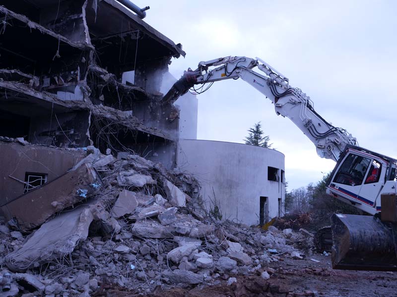 demolition-chateau-du-loup-3